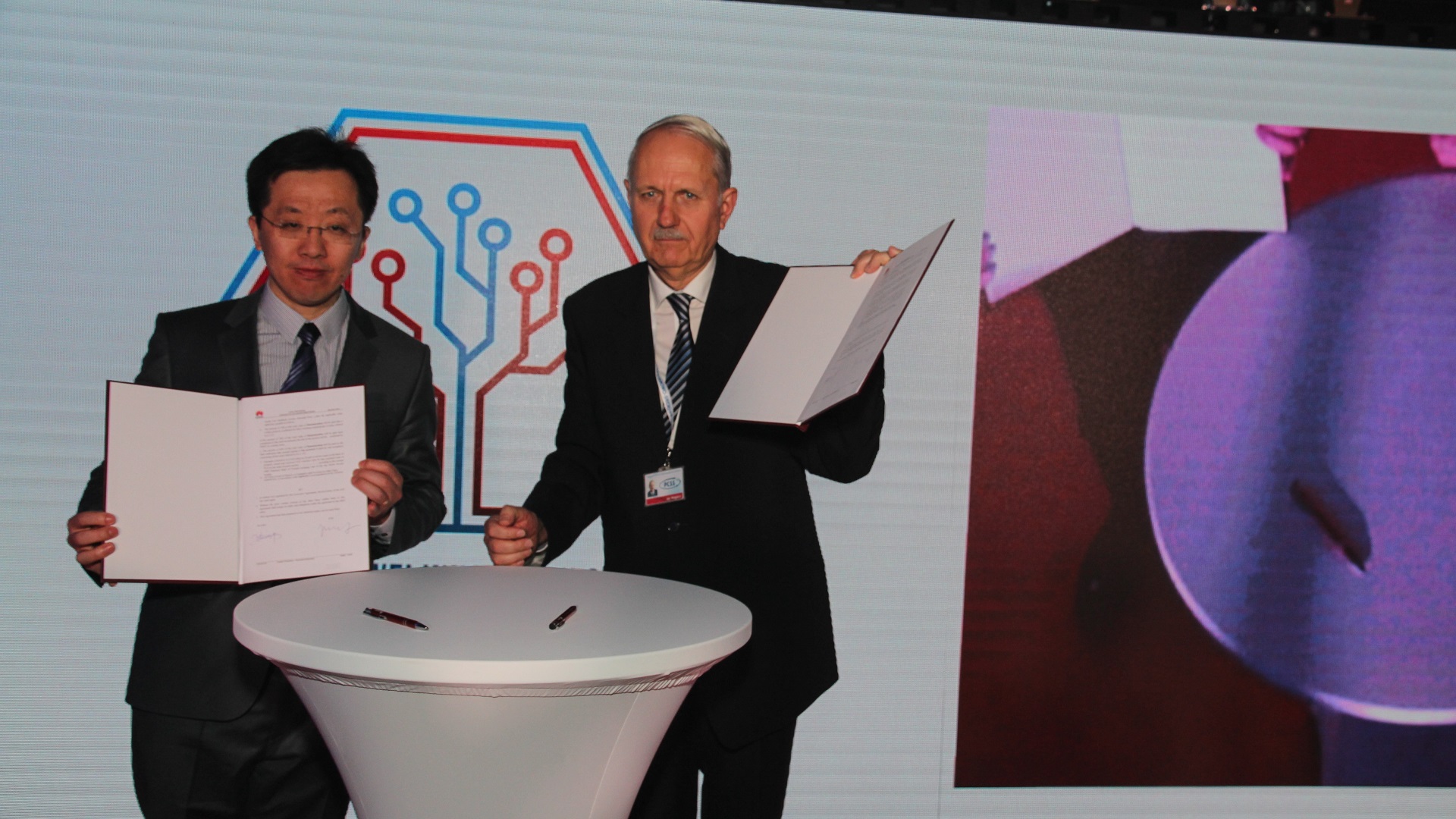 Fotorelacja: Inauguracja Centrum Innowacji PCSS-Huawei