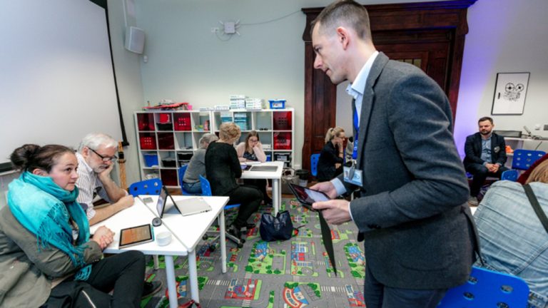Fotorelacja: warsztaty TuEuropeana w EduLab PCSS