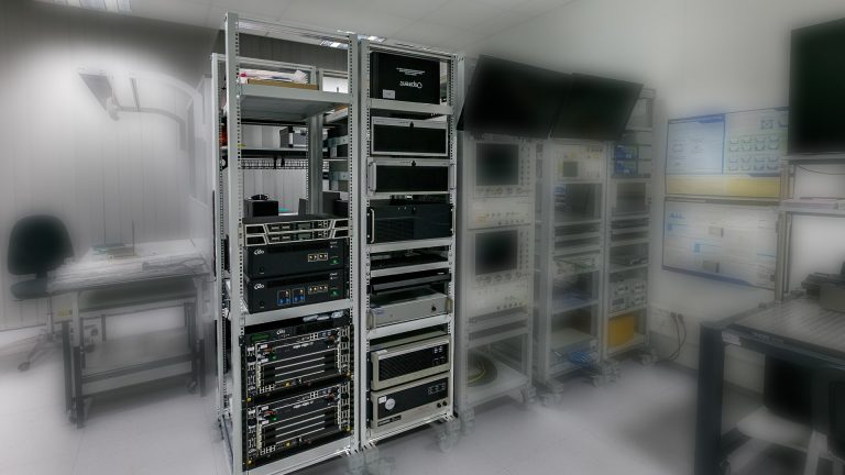 W ramach projektu NLPQT zakupiono i uruchomiono w PCSS system do modelowania i symulowania systemów nawigacji satelitarnej – GNSS