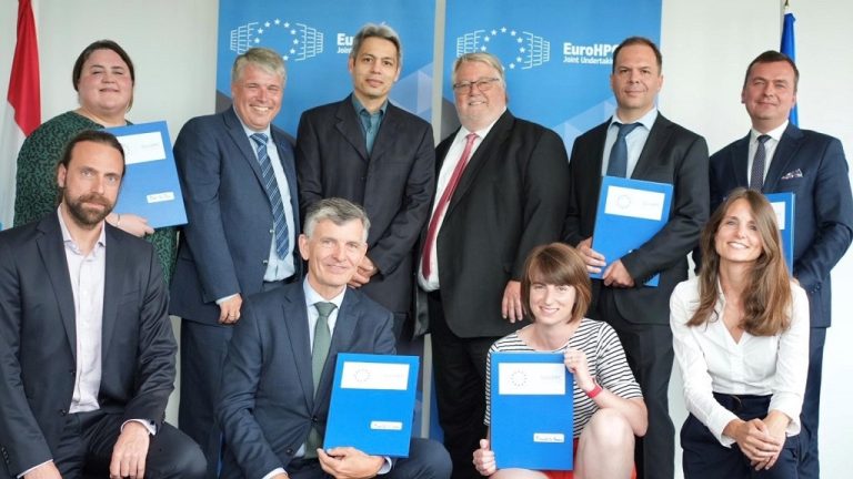 O krok bliżej do europejskich obliczeń kwantowych: EuroHPC JU podpisało umowy hostingowe na sześć komputerów kwantowych