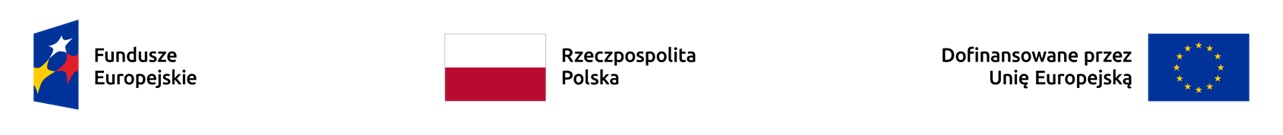Obraz przedstawia trzy odrębne symbole narodowe i organizacyjne. Po lewej stronie znajduje się dynamiczne logo przedstawiające niebieski element, z którego wyłaniają się czerwone, żółte i białe kształty przypominające gwiazdy. Pośrodku wyraźnie widoczna jest flaga narodowa Polski, z poziomym białym pasem nad czerwonym pasem. Skrajnie po prawej stronie znajduje się flaga Unii Europejskiej, charakteryzująca się okręgiem dwunastu żółtych gwiazd na niebieskim tle.